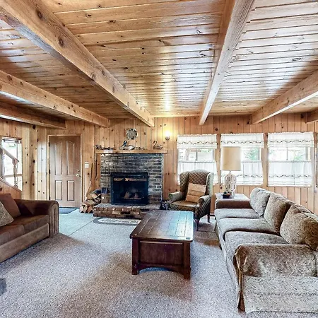Lancaster Cabin Bass Lake Exterior photo