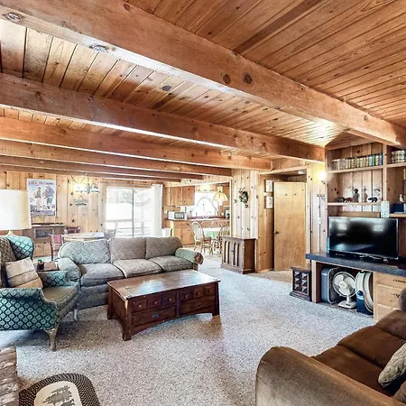 Lancaster Cabin Bass Lake Exterior photo