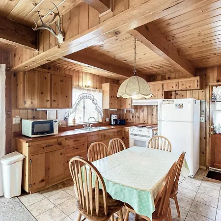 Lancaster Cabin Bass Lake Exterior photo