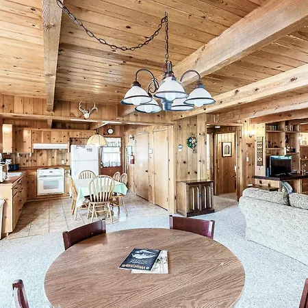 Lancaster Cabin Bass Lake Exterior photo